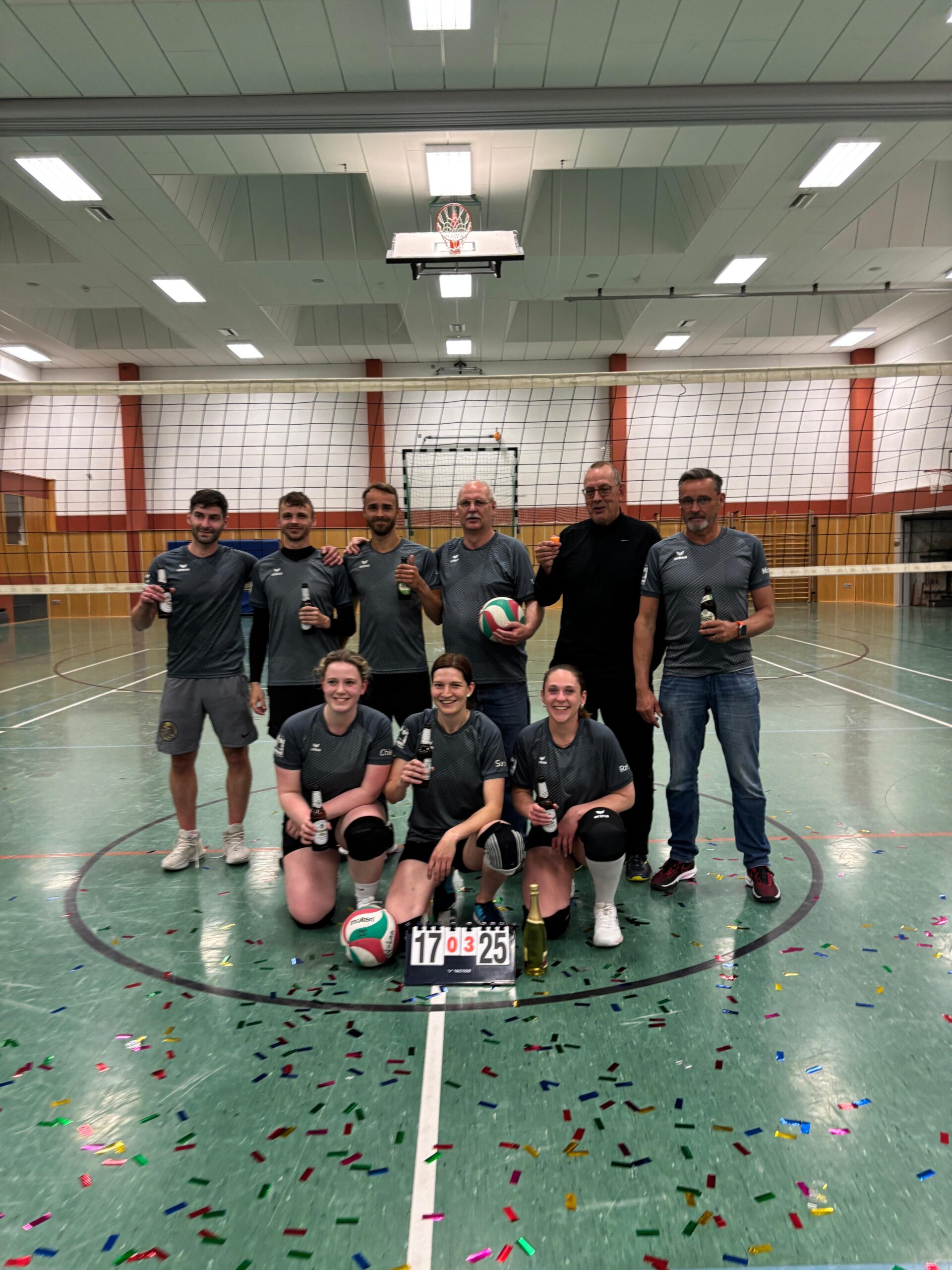 Titel vorzeitig gesichert! Volleyball Mixed-Team siegt gegen TG Grund